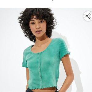 American Eagle Green Crop Top with Snaps